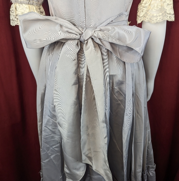 Vintage 80's Gunne Sax by Jessica McClintock Silver Gray Taffeta & Cream Dress - Picture 8 of 16